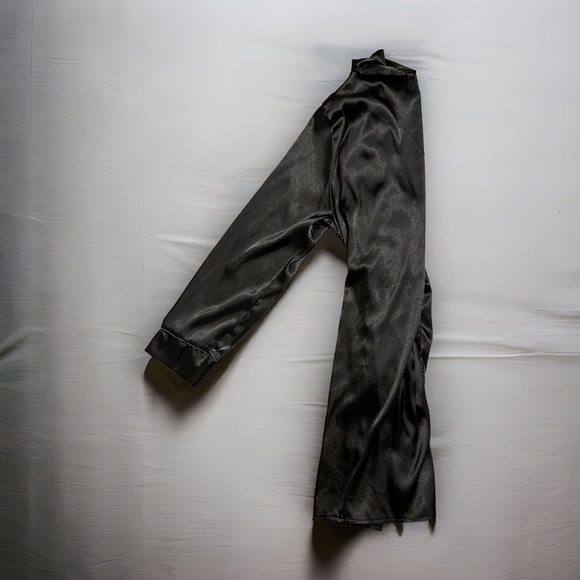Black Satin/Silk Robe - Picture 3 of 3
